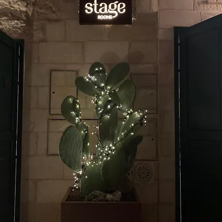 Stageroom01 - דירה *